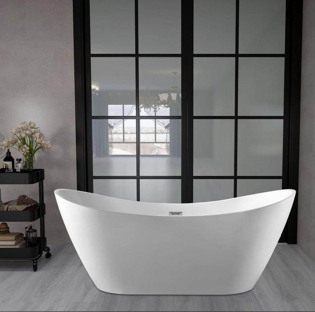LUXURY BATHTUB