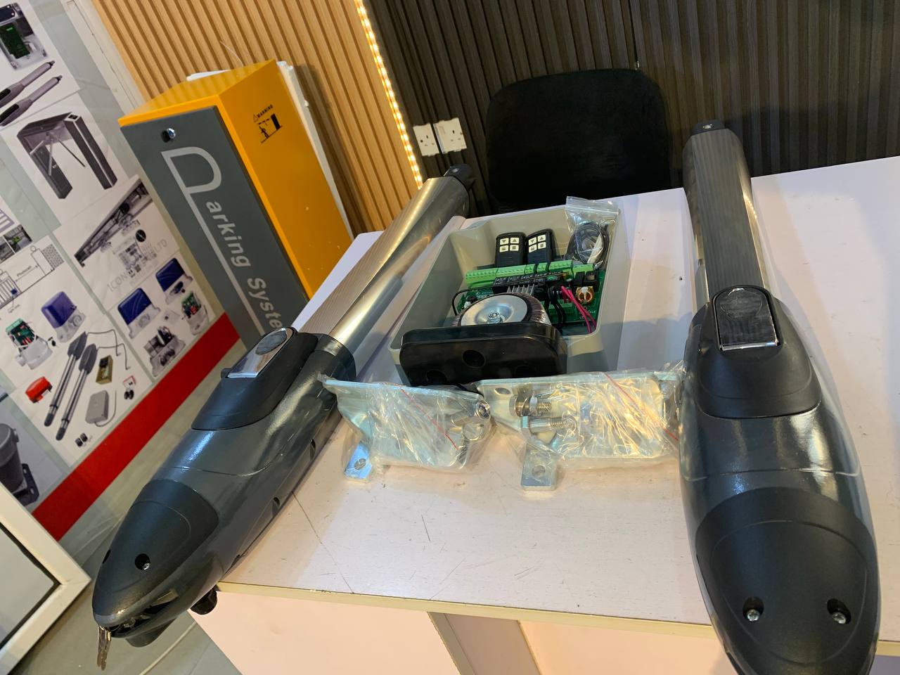 DC 24V Electric Arms Swing Gate Opener Operator Gate Opener