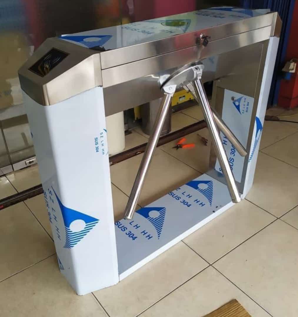 Entrance And Exit Tripod Turnstile Pedestal Gate Barrier